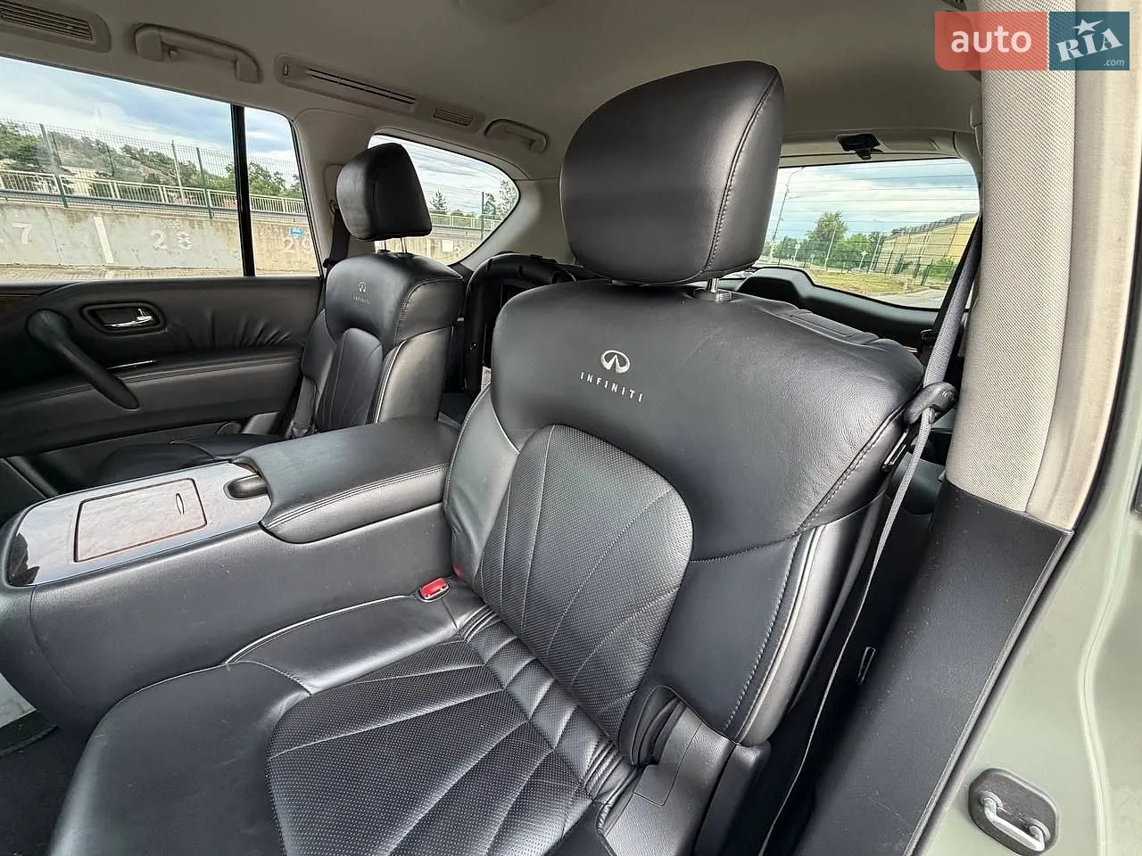 2010 Infiniti QX56 - мініатюра 14