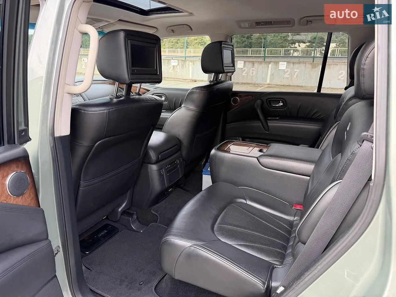 2010 Infiniti QX56 - мініатюра 17