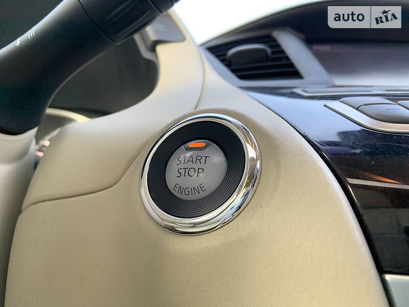 Позашляховик / Кросовер Infiniti QX60 2014 в Чернівцях