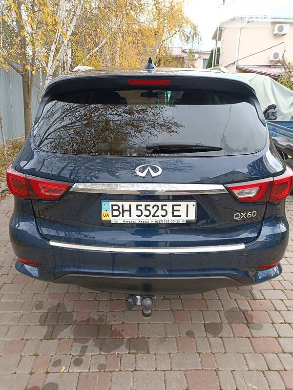 Внедорожник / Кроссовер Infiniti QX60 2017 в Черноморске