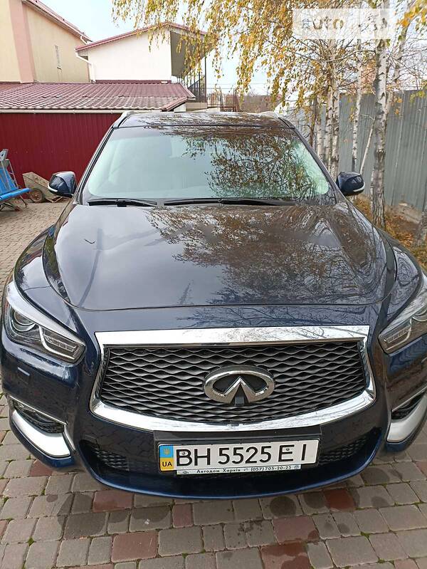 Внедорожник / Кроссовер Infiniti QX60 2017 в Черноморске