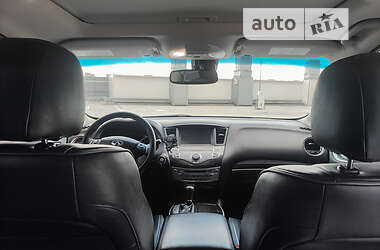Внедорожник / Кроссовер Infiniti QX60 2015 в 