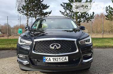 Внедорожник / Кроссовер Infiniti QX60 2017 в 