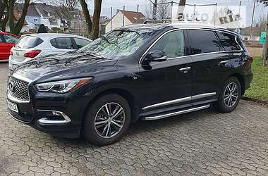 Внедорожник / Кроссовер Infiniti QX60 2017 в 