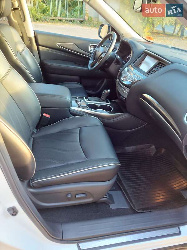 Внедорожник / Кроссовер Infiniti QX60 2016 в Тернополе