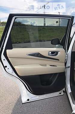 Внедорожник / Кроссовер Infiniti QX60 2016 в 