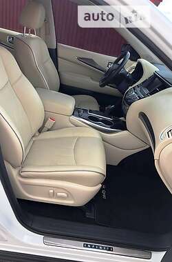 Внедорожник / Кроссовер Infiniti QX60 2016 в 