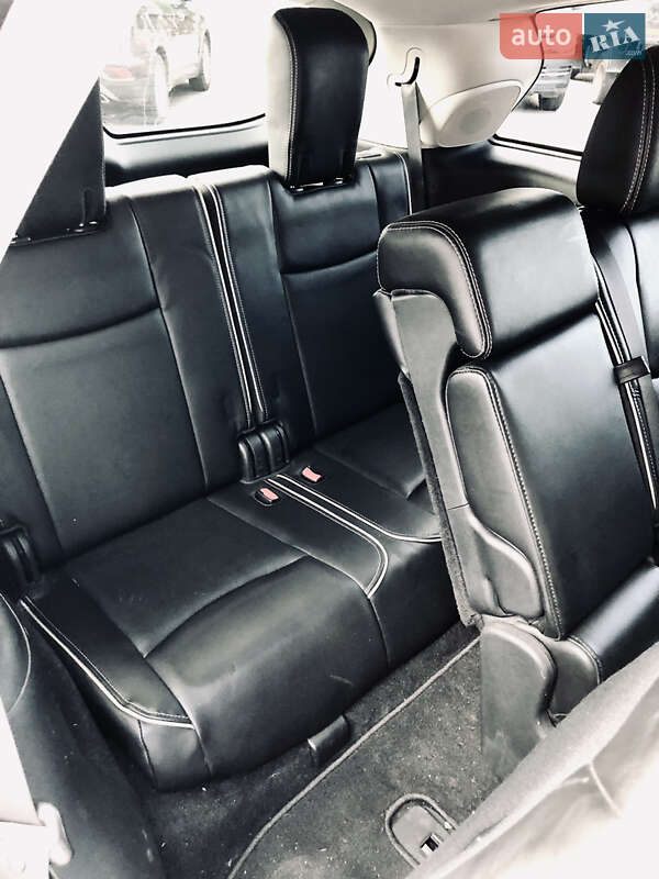 Позашляховик / Кросовер Infiniti QX60 2016 в Чечельнику