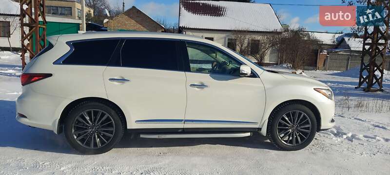 Внедорожник / Кроссовер Infiniti QX60 2017 в Александрие