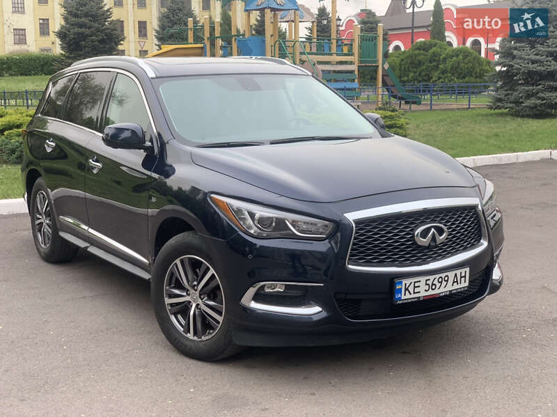 Внедорожник / Кроссовер Infiniti QX60 2018 в Каменском