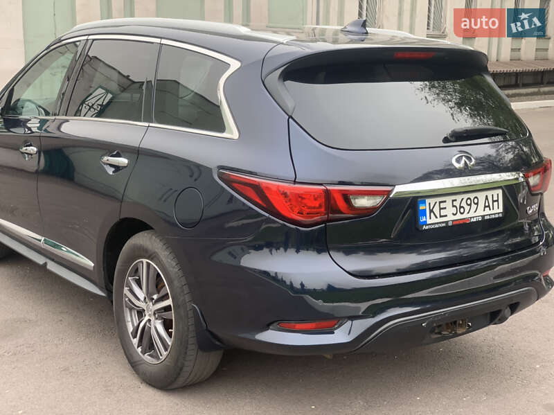 Внедорожник / Кроссовер Infiniti QX60 2018 в Каменском