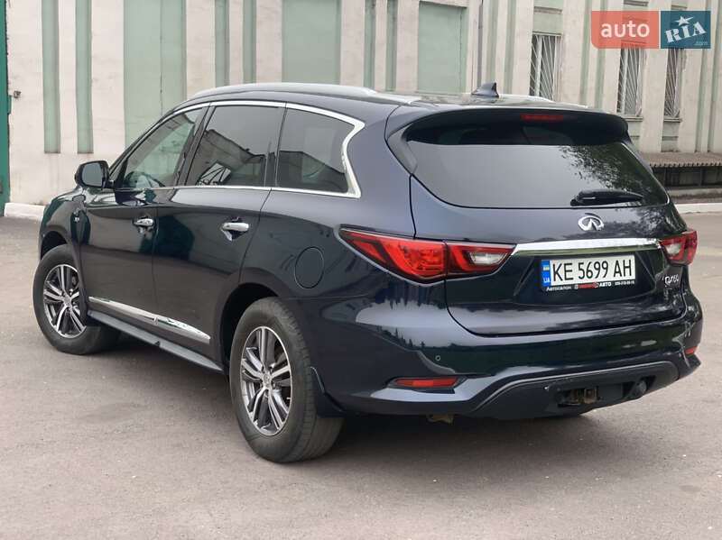 Внедорожник / Кроссовер Infiniti QX60 2018 в Каменском