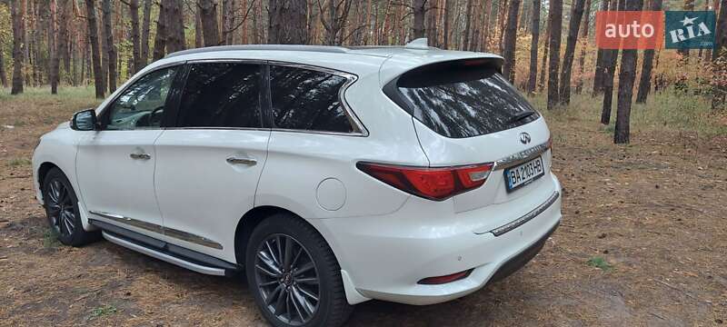 Внедорожник / Кроссовер Infiniti QX60 2017 в Александрие
