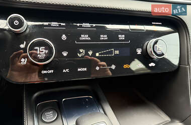 Позашляховик / Кросовер Infiniti QX60 2022 в 