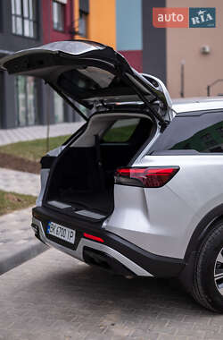 Позашляховик / Кросовер Infiniti QX60 2023 в 