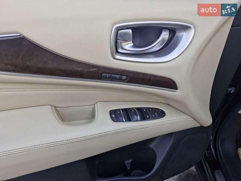 Внедорожник / Кроссовер Infiniti QX60 2016 в Николаеве