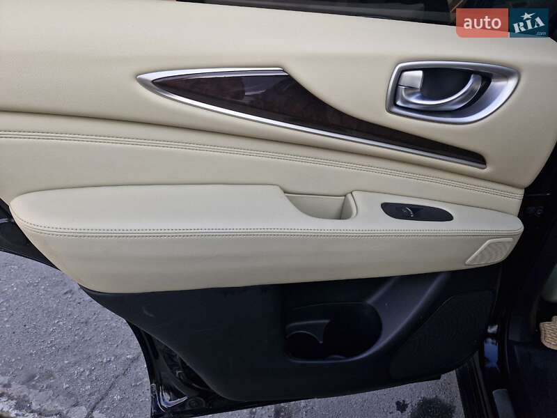 Внедорожник / Кроссовер Infiniti QX60 2016 в Николаеве