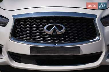 Позашляховик / Кросовер Infiniti QX60 2016 в 