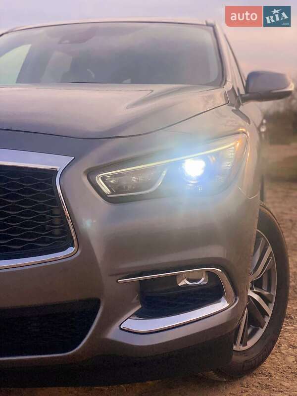 Внедорожник / Кроссовер Infiniti QX60 2019 в Калуше