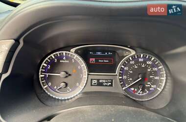 Внедорожник / Кроссовер Infiniti QX60 2015 в 