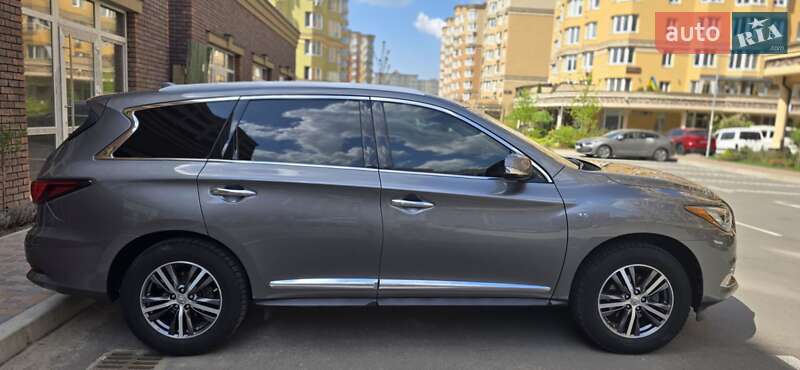 Внедорожник / Кроссовер Infiniti QX60 2017 в Киеве