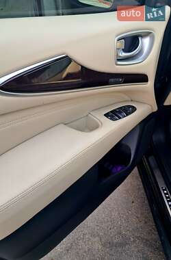 Внедорожник / Кроссовер Infiniti QX60 2017 в 