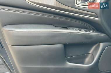 Позашляховик / Кросовер Infiniti QX60 2020 в 
