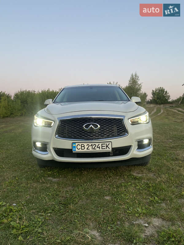 Внедорожник / Кроссовер Infiniti QX60 2016 в 