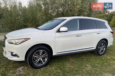 Внедорожник / Кроссовер Infiniti QX60 2016 в 