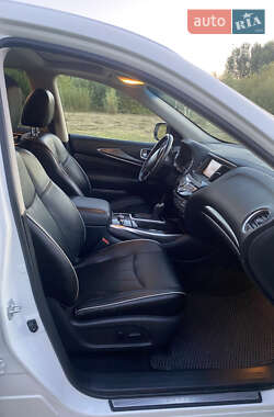Внедорожник / Кроссовер Infiniti QX60 2016 в 