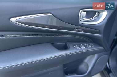 Внедорожник / Кроссовер Infiniti QX60 2020 в 
