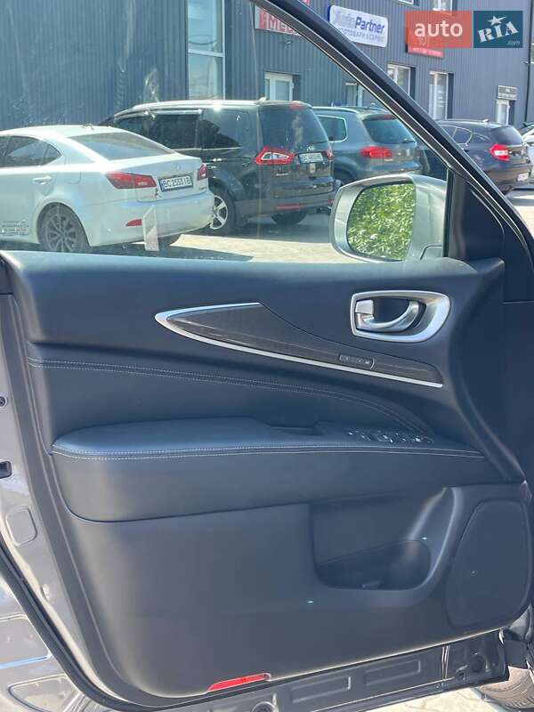 Внедорожник / Кроссовер Infiniti QX60 2019 в Стрые