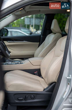 Внедорожник / Кроссовер Infiniti QX60 2023 в 