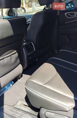 Позашляховик / Кросовер Infiniti QX60 2018 в 