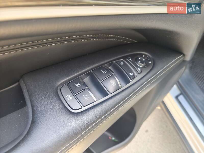 Внедорожник / Кроссовер Infiniti QX60 2019 в Киеве