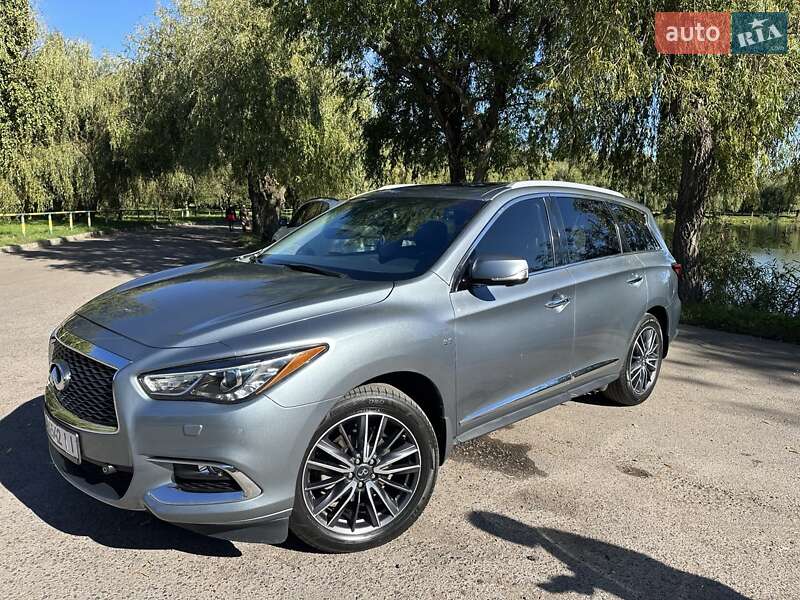 Внедорожник / Кроссовер Infiniti QX60 2016 в 