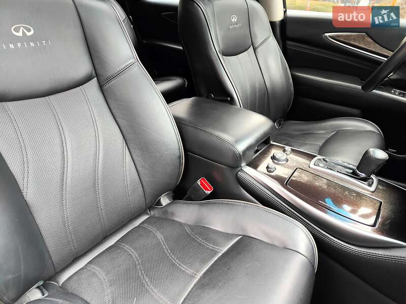 Внедорожник / Кроссовер Infiniti QX60 2014 в Киеве