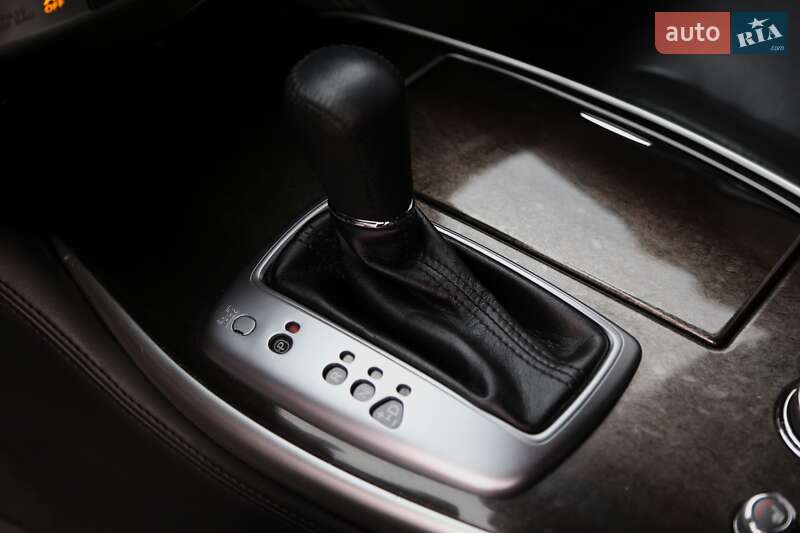 Позашляховик / Кросовер Infiniti QX60 2015 в Києві