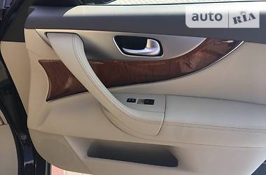 Позашляховик / Кросовер Infiniti QX70 2015 в 