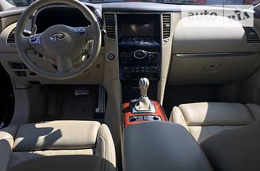 Позашляховик / Кросовер Infiniti QX70 2015 в 