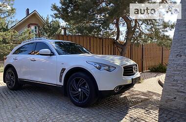 Позашляховик / Кросовер Infiniti QX70 2012 в 
