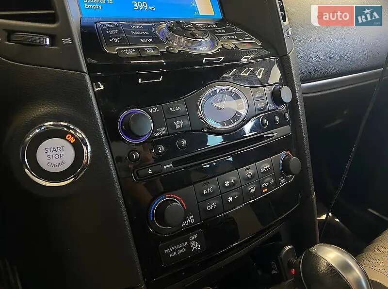 Внедорожник / Кроссовер Infiniti QX70 2016 в Одессе