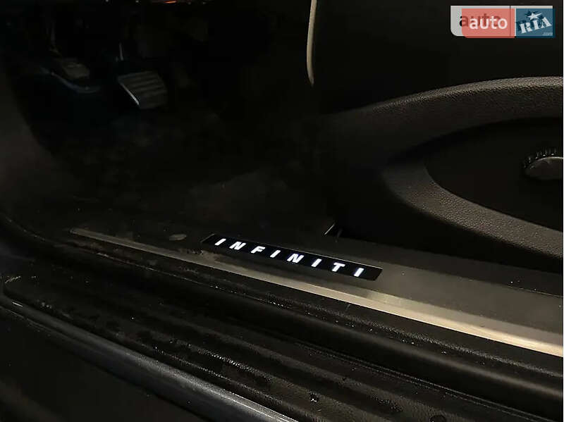 Внедорожник / Кроссовер Infiniti QX70 2016 в Одессе