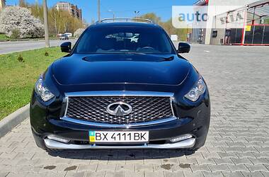 Позашляховик / Кросовер Infiniti QX70 2016 в Хмельницькому