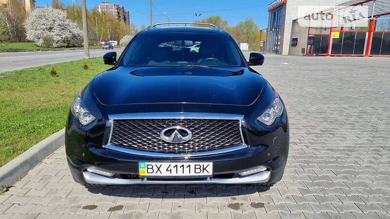 Внедорожник / Кроссовер Infiniti QX70 2016 в 