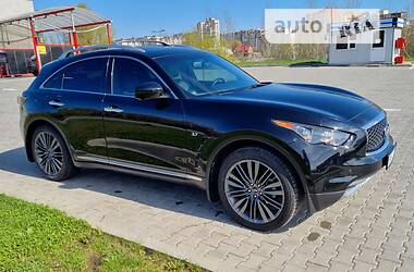Внедорожник / Кроссовер Infiniti QX70 2016 в 