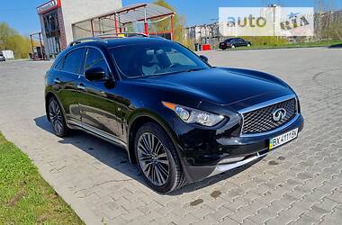 Внедорожник / Кроссовер Infiniti QX70 2016 в 