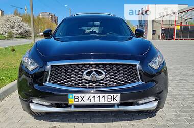 Внедорожник / Кроссовер Infiniti QX70 2016 в 