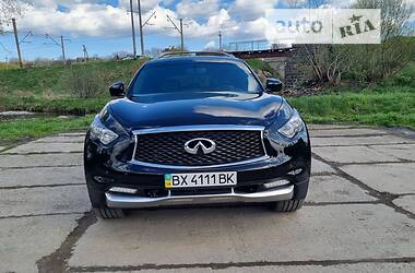 Внедорожник / Кроссовер Infiniti QX70 2016 в 