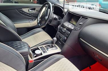 Внедорожник / Кроссовер Infiniti QX70 2016 в 